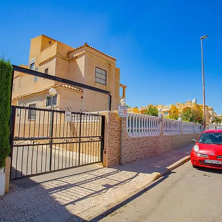 080 Family Garden House - Alicante Holiday